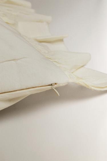 HOUSSE DE COUSSIN ÉDREDON COTON VOLANT - Blanc cassé de Zara - Image 3