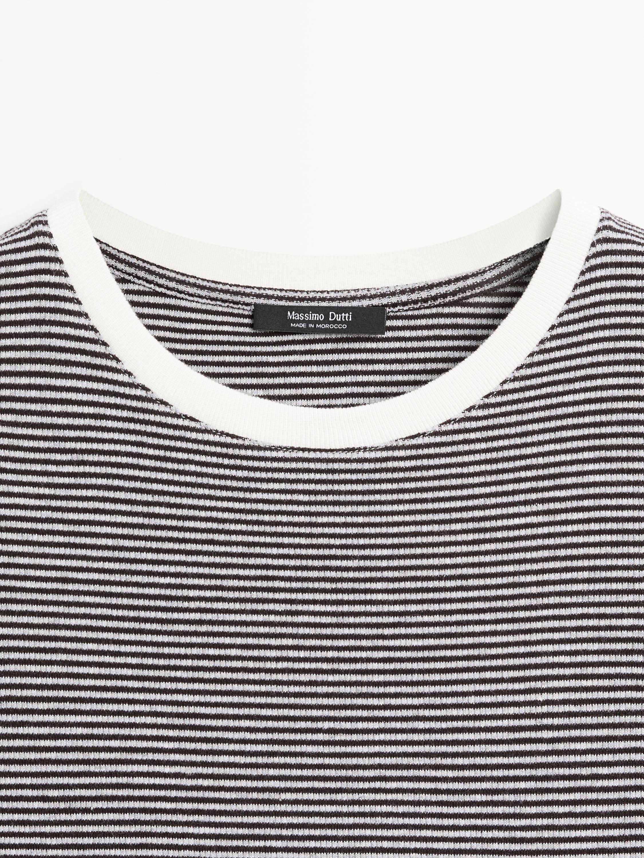 Short sleeve T-shirt with contrast detail