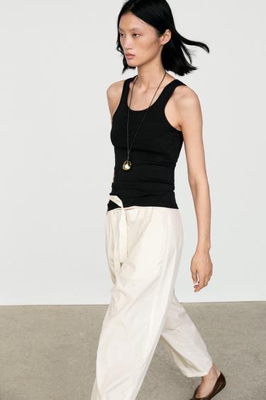 Camiseta escote redondo mezcla algodón - Negro de Zara