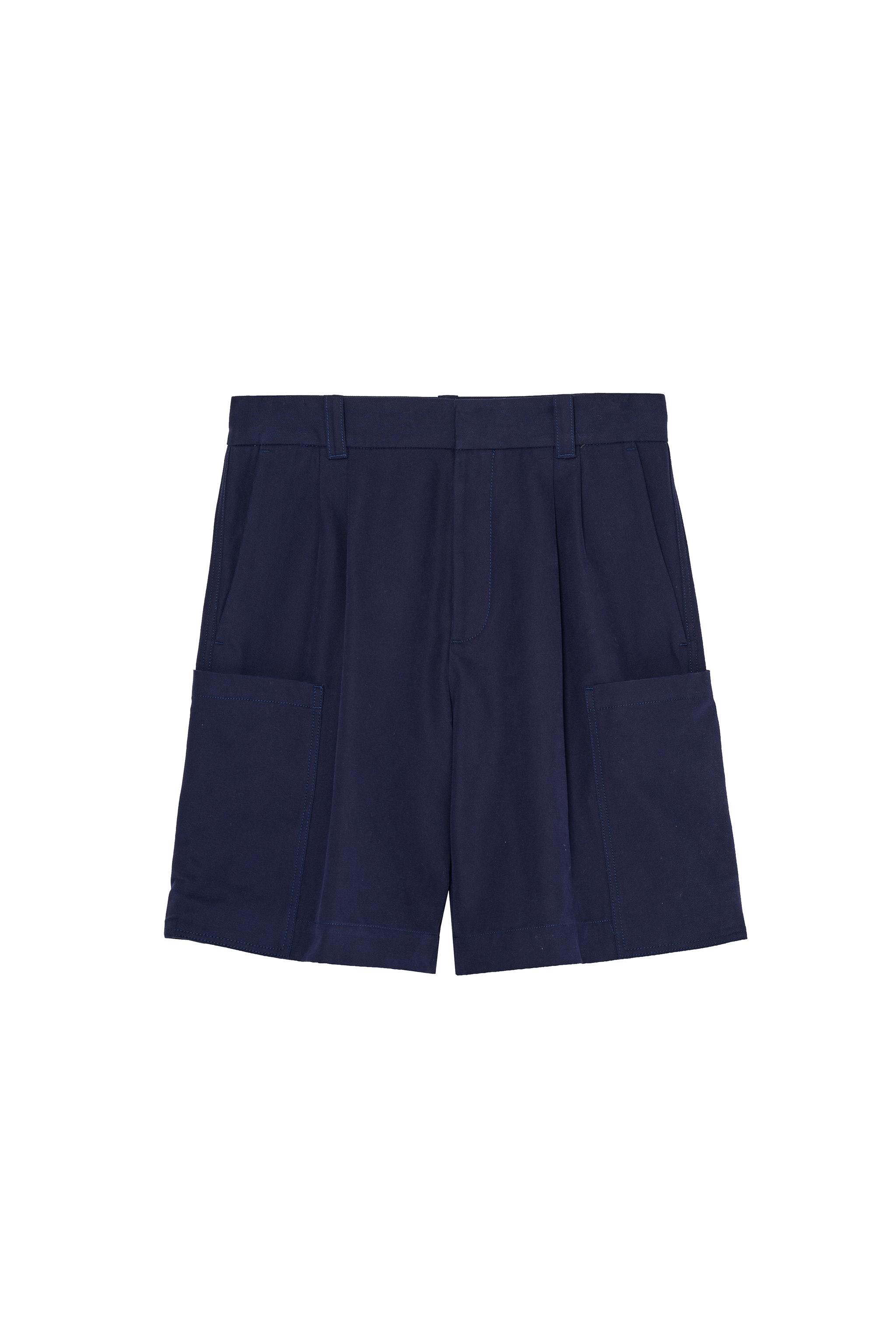 RELAXED FIT CARGO SHORTS WITH PLEATS — Navy blue