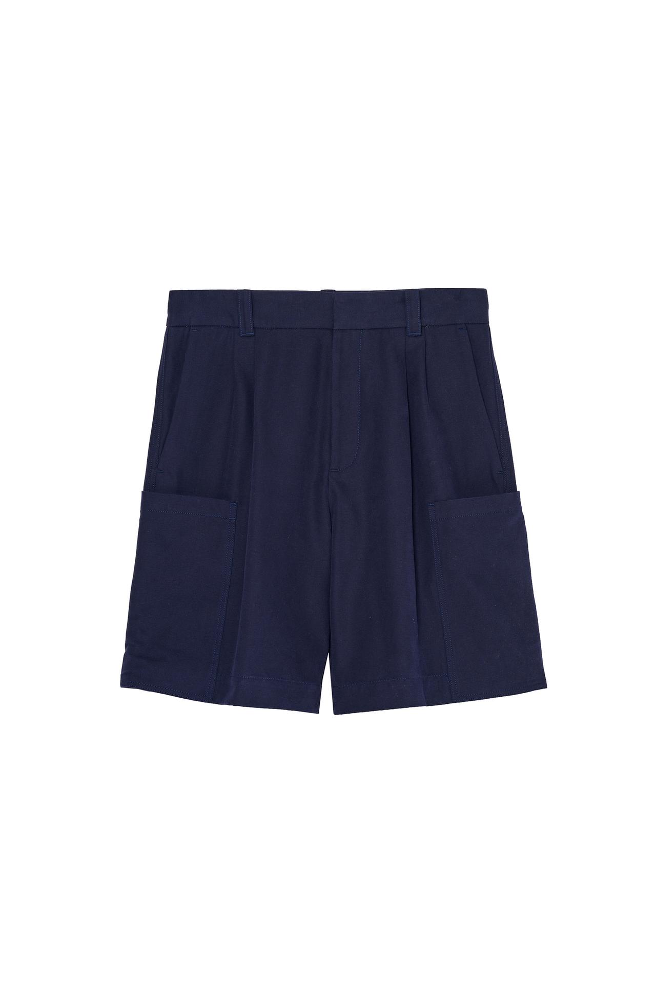 RELAXED FIT CARGO SHORTS WITH PLEATS — Navy blue