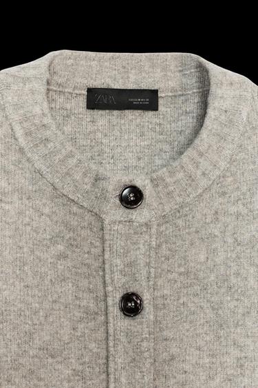 WEICHE STRICKJACKE - Grau meliert von Zara