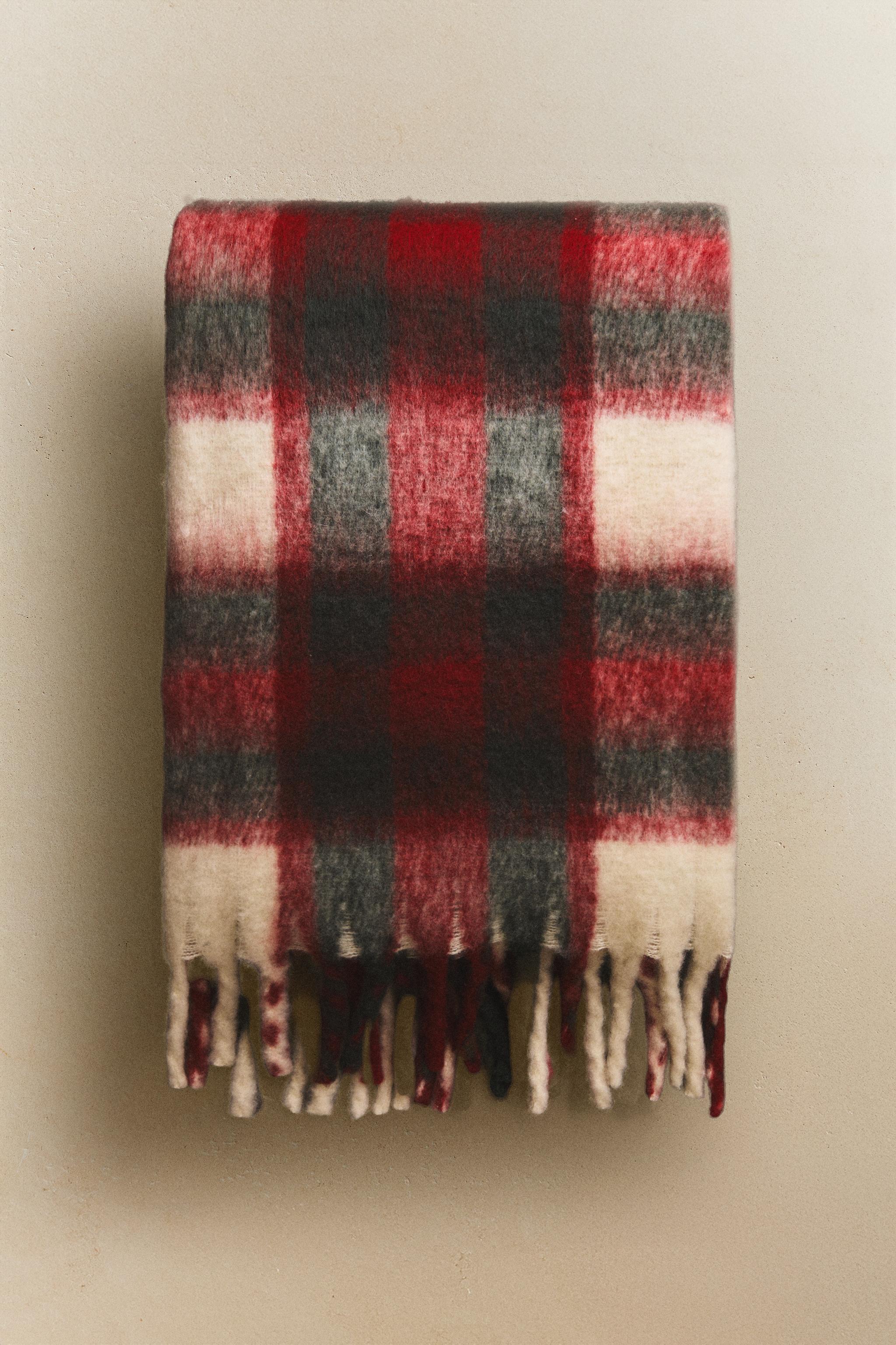 SOFT CHECK BLANKET WITH FRINGING