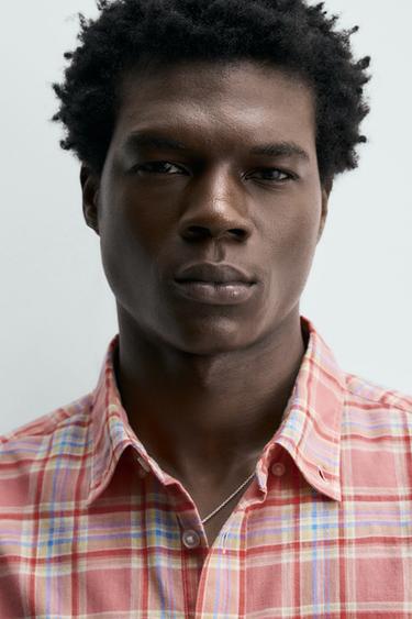 CHEMISE REGULAR FIT À CARREAUX - Rose de Zara - Image 4