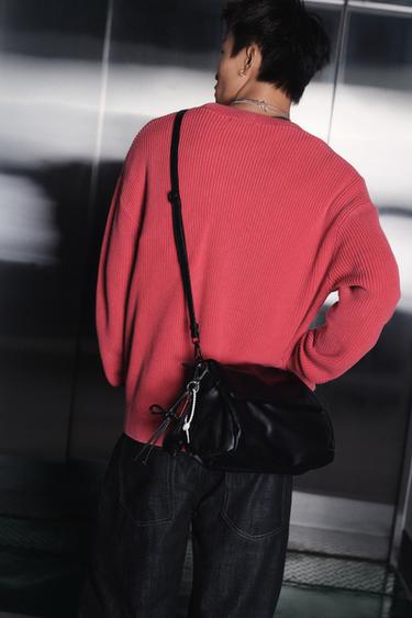 Zara 翻蓋鑰匙圈斜背包 - 黑色