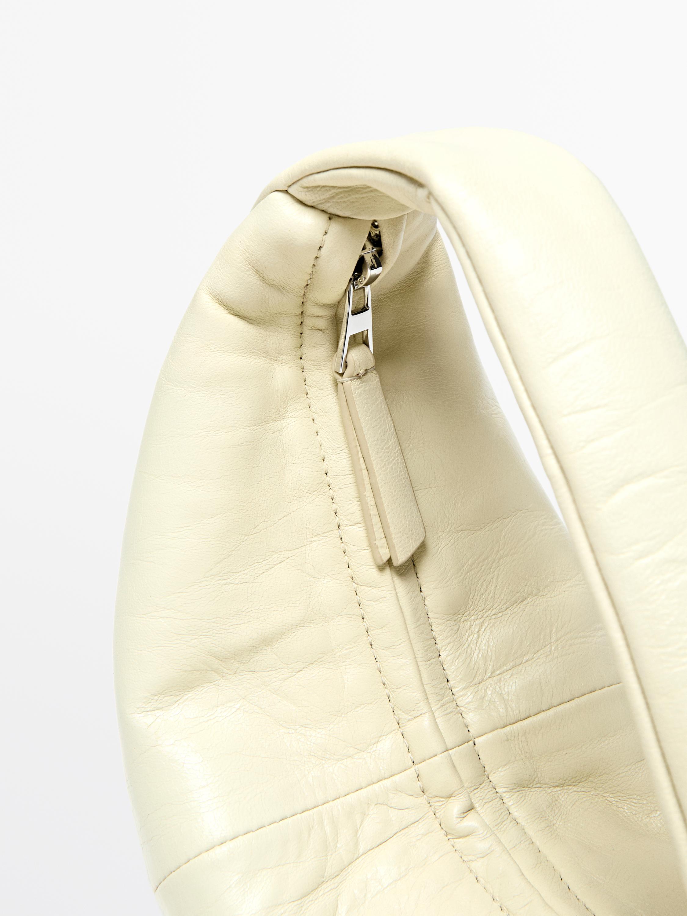 Mini sac à main demi-lune en cuir nappa