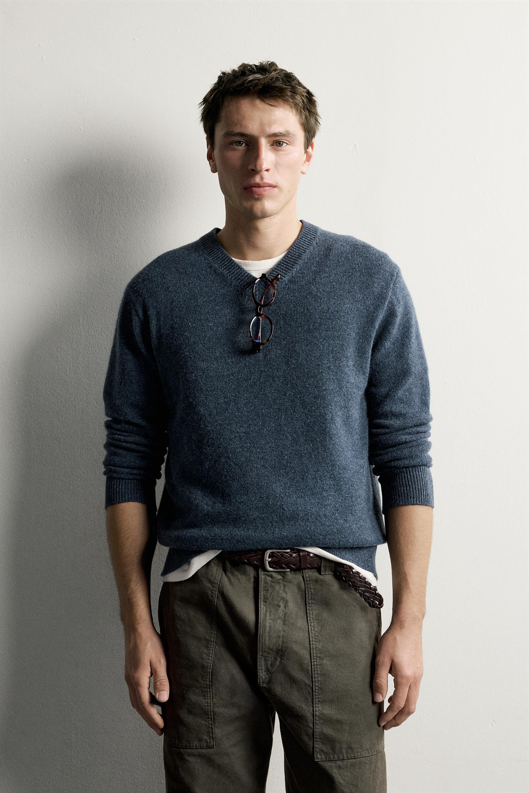 100% WOOL V-NECK SWEATER
