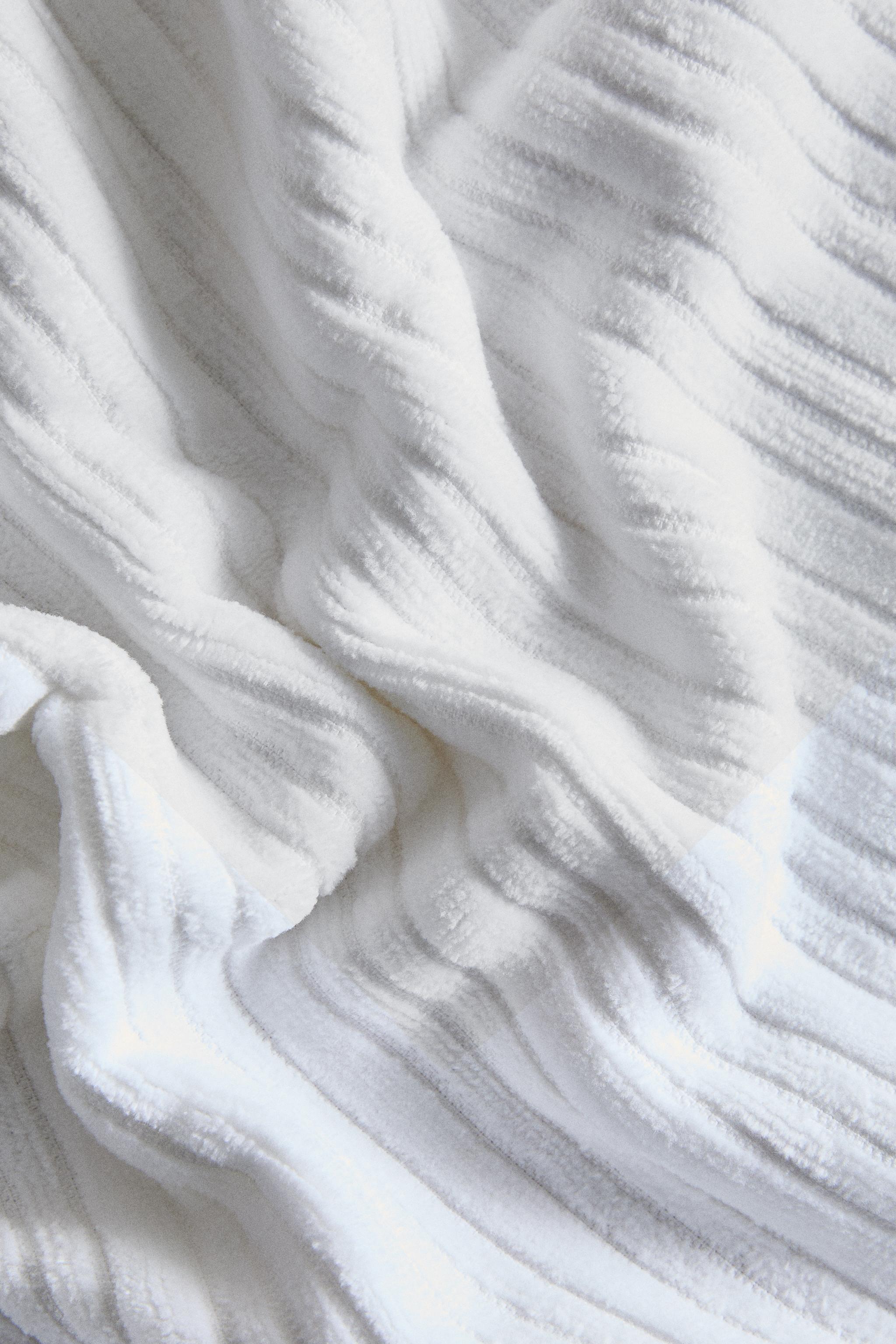 SERVIETTE DE BAIN VELOURS TEXTURÉE RAYURES