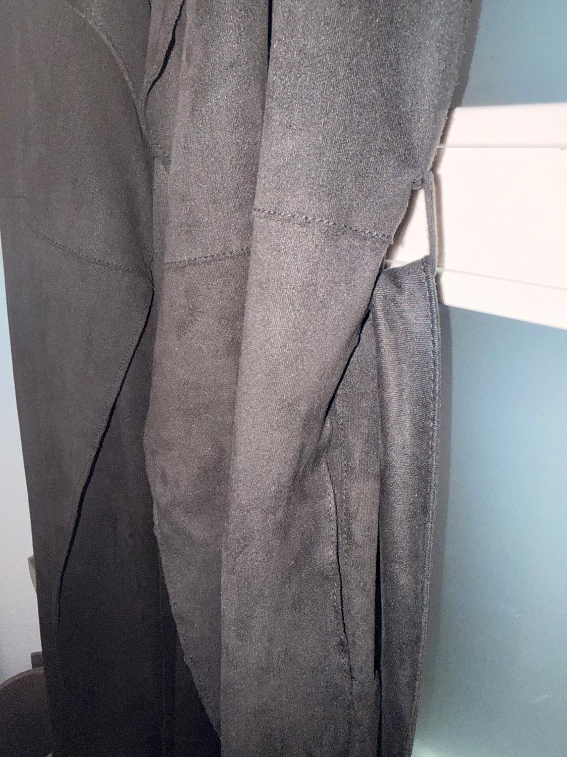 PLEATED FLOWING GILET - Image 2