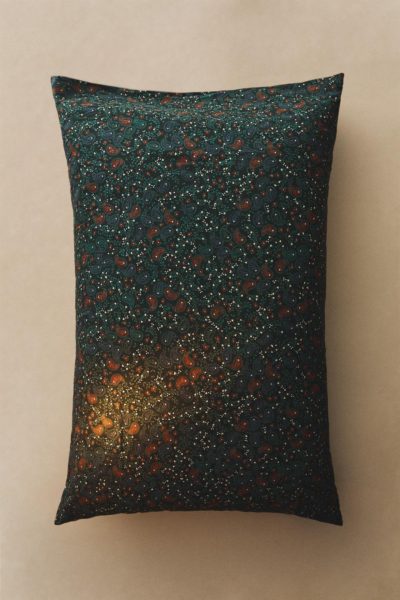 KIDS PAISLEY CHRISTMAS COTTON PILLOWCASE (300 THREAD COUNT) — Dark green