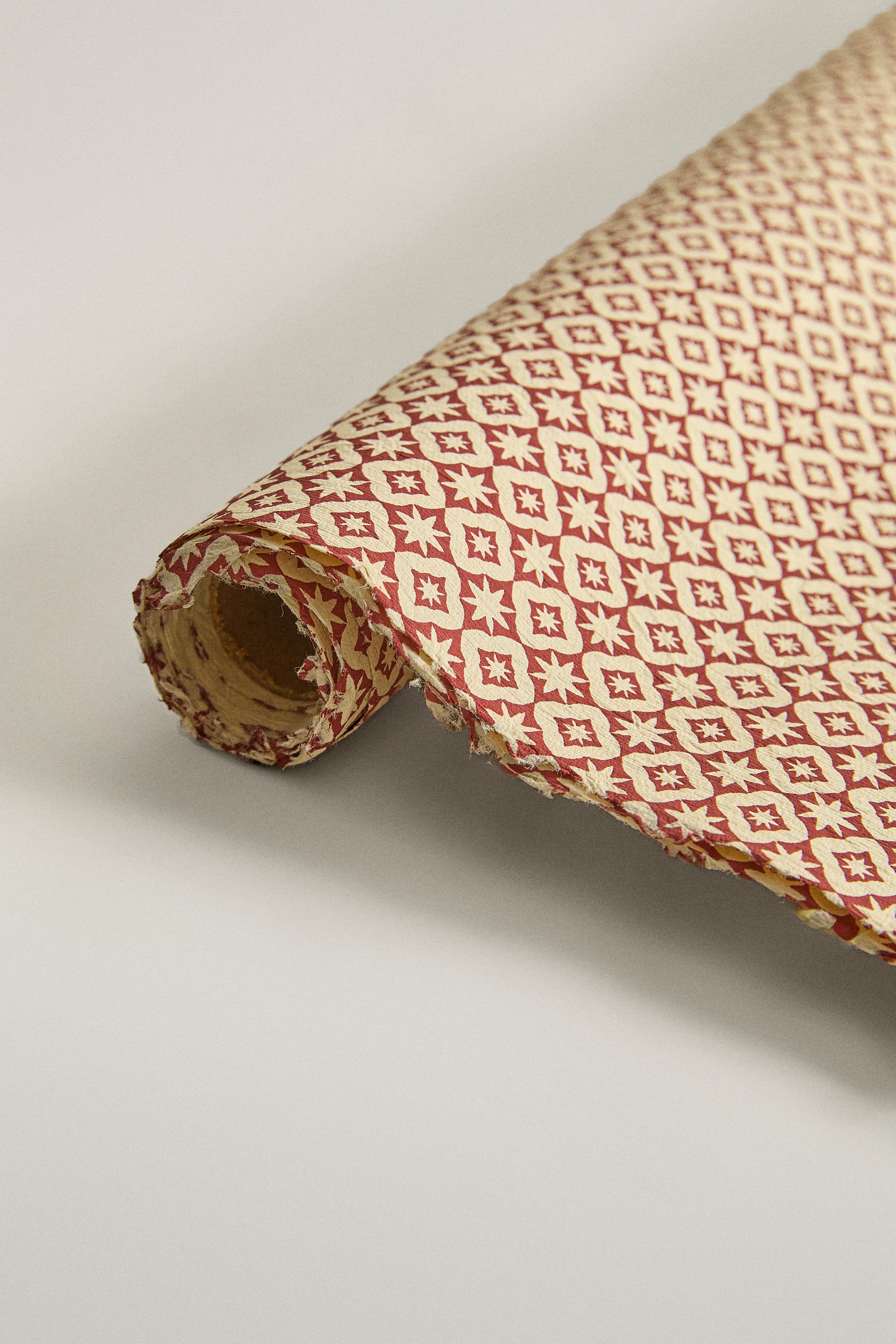 CHRISTMAS PRINT GIFT WRAP