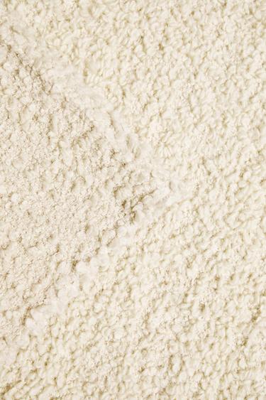 TAPIS LAINE TISSU BOUCLÉ - Blanc cassé de Zara