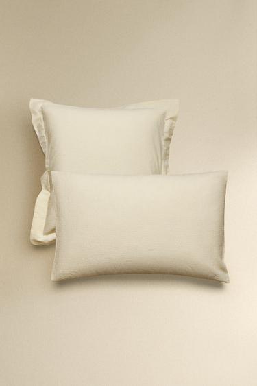 TEXTURED COTTON PILLOWCASE - Ecru by Zara