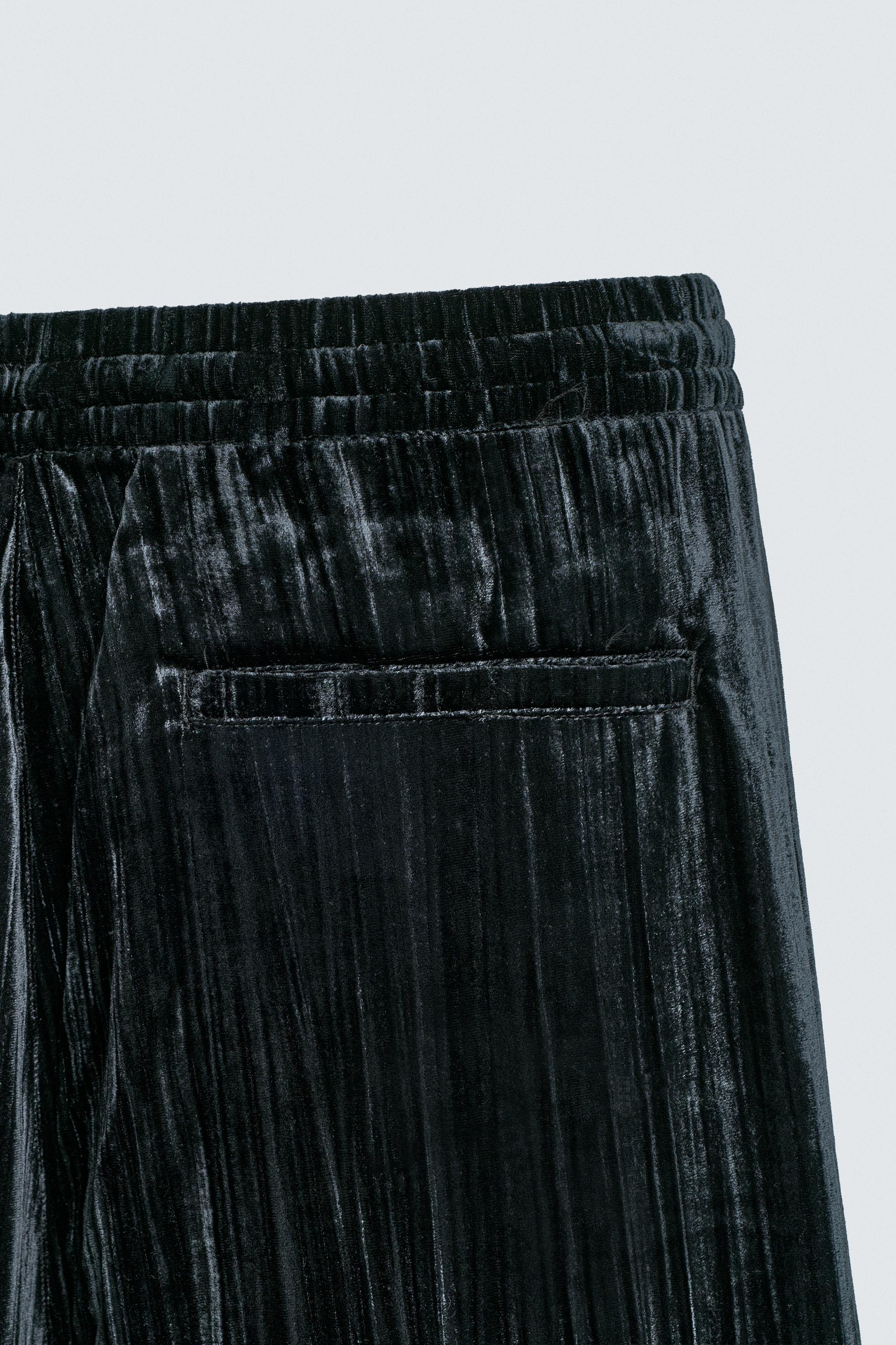 PLEATED VELVET PANTS