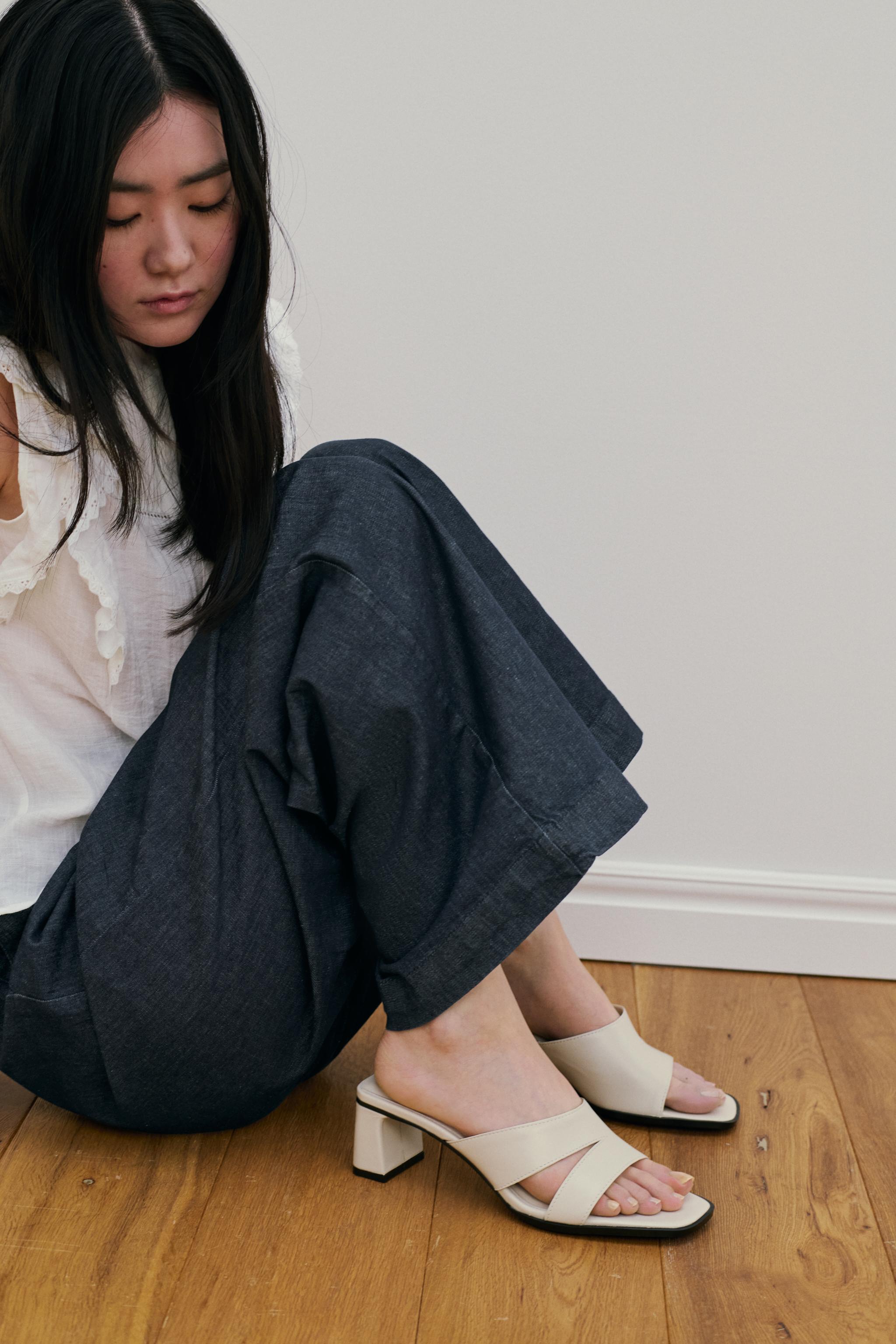 （新品）（完売品）ZARAブロックヒールレザーストラップサンダル ZARA レザー ブロックヒールサンダル 36 - メルカリ