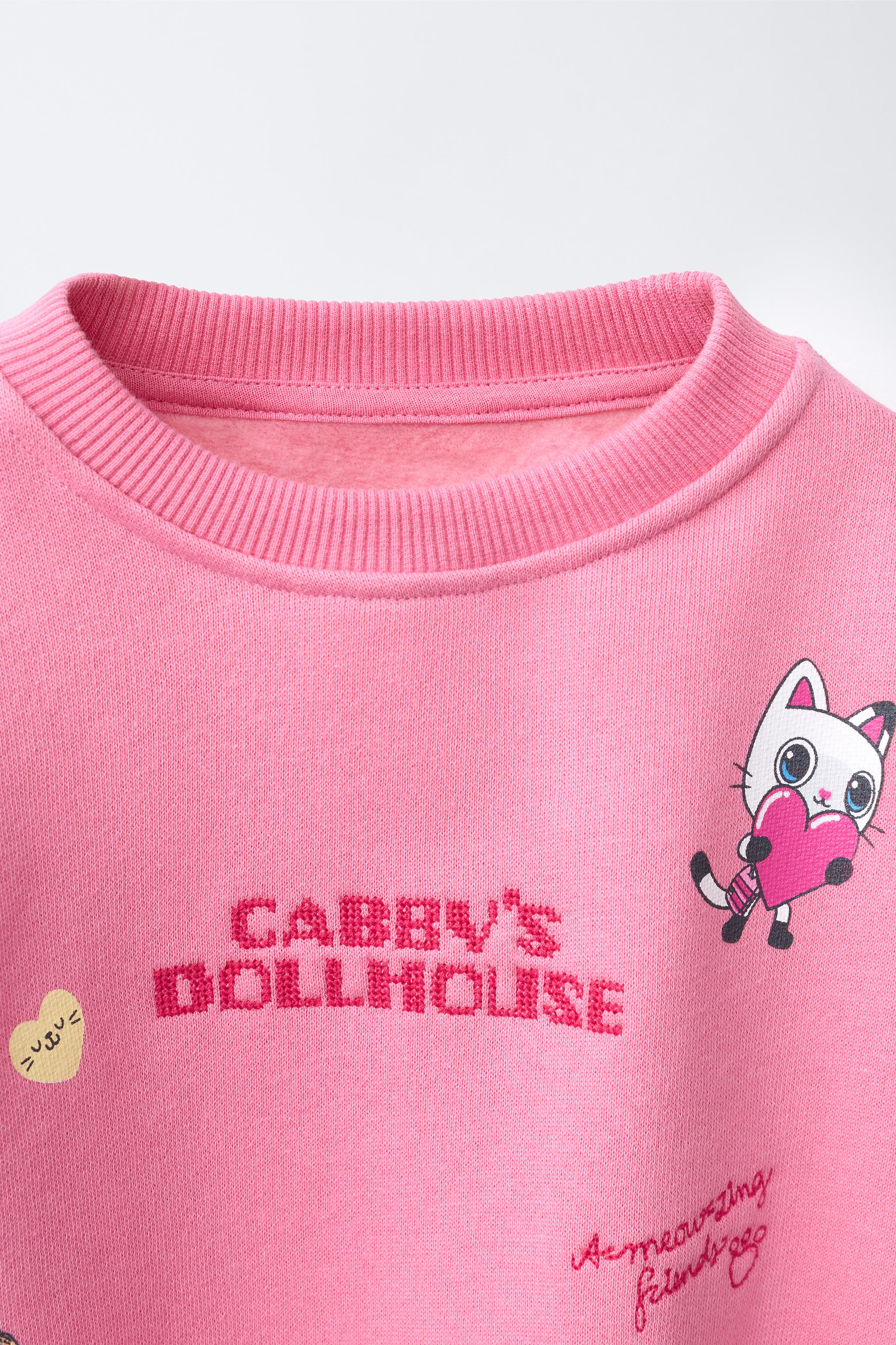GABBY’S DOLLHOUSE © DREAMWORKS ANIMATION LLC. SWEATSHIRT AND FLARE LEGGINGS SET