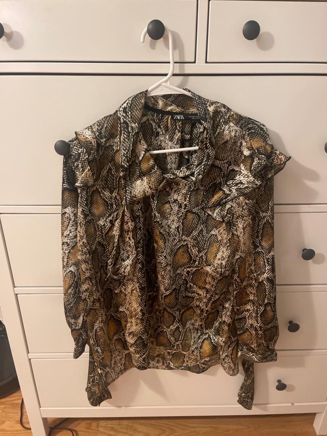 BLUSA ESTAMPADO SERPIENTE