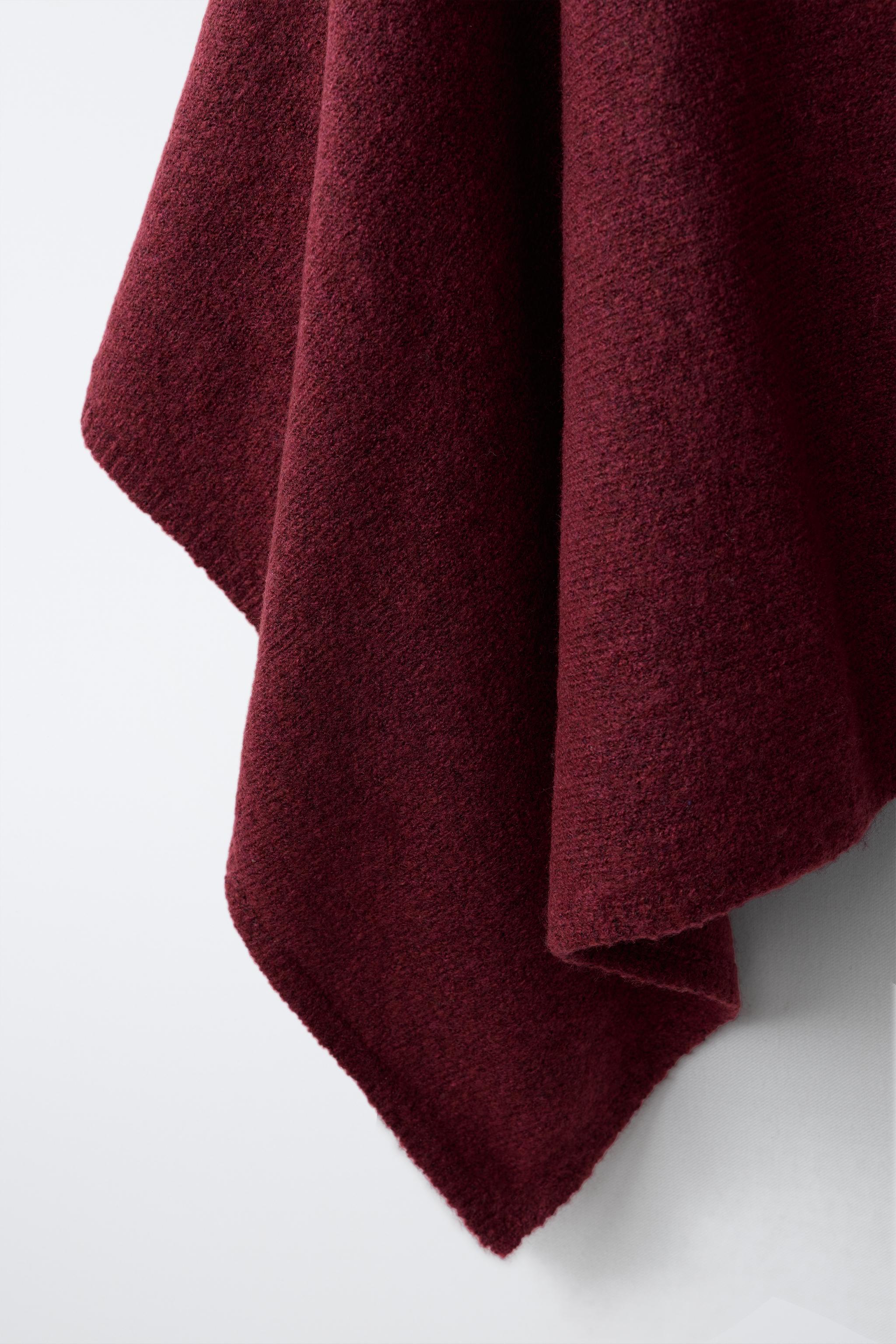 FINE-KNIT CAPELET