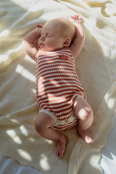 PELELE PUNTO RAYAS PEZ BORDADO - Crudo de Zara