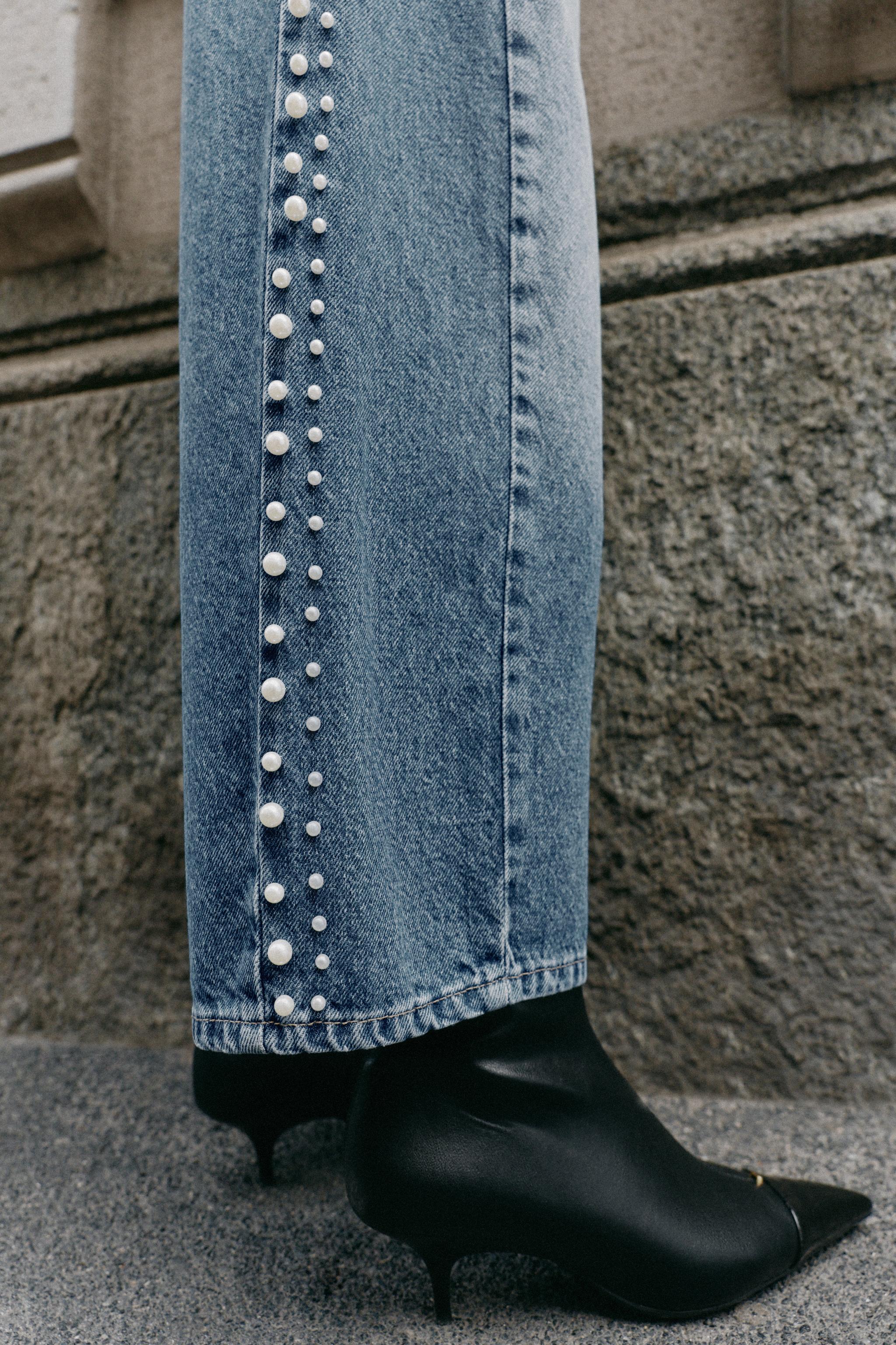 Z1975 HIGH-RISE BARREL JEANS WITH PEARLS