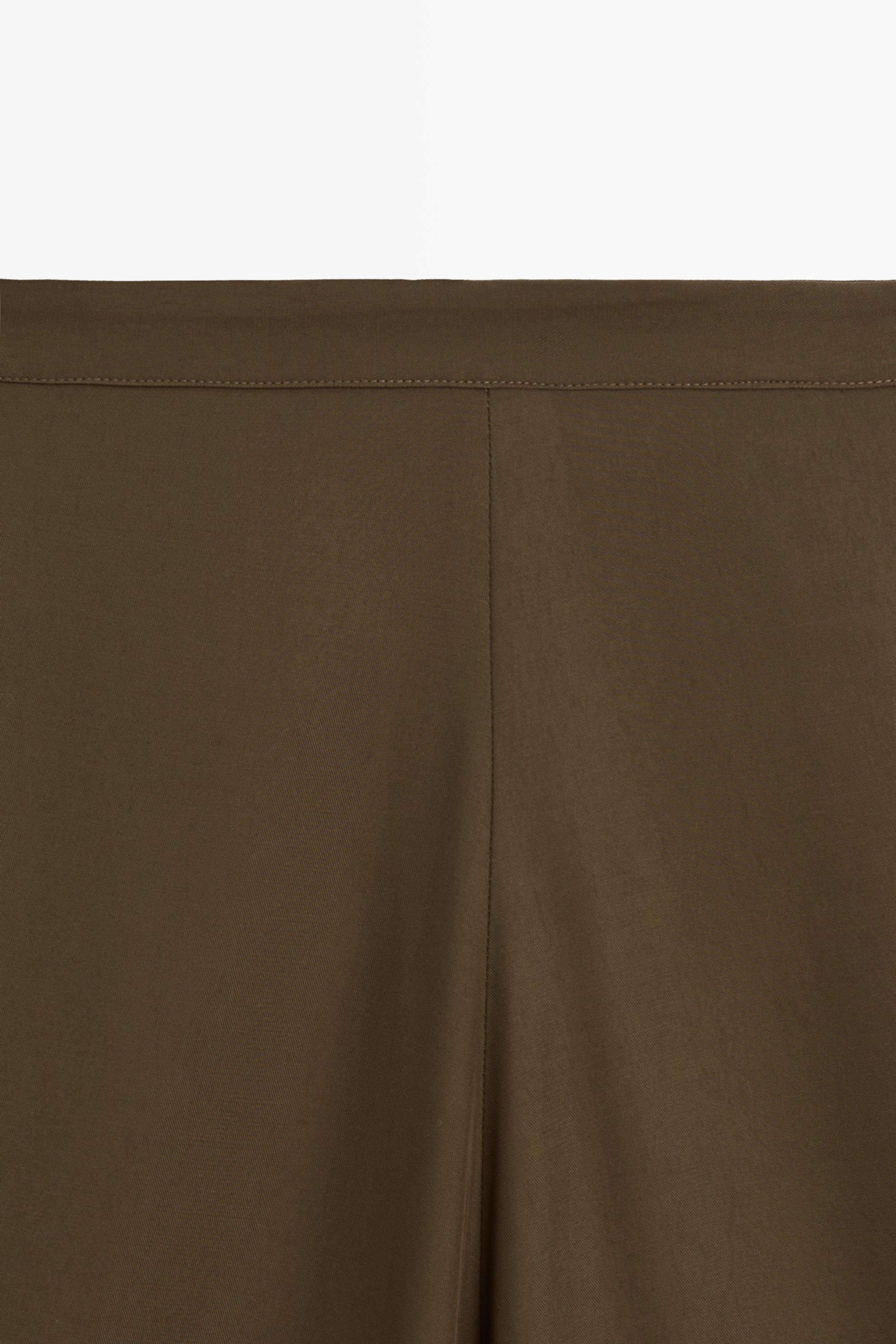 Flowing baggy pants