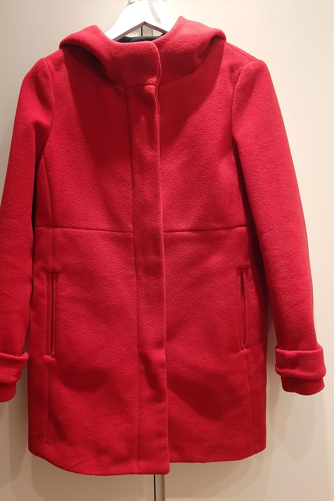 ABRIGO ROJO DE PAÑO Y NEOPRENO CON CAPUCHA - Image 3