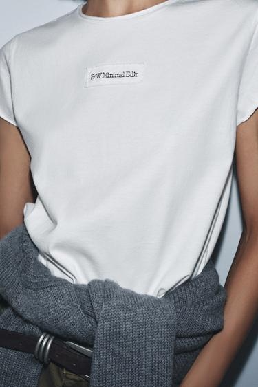 T-SHIRT À INSCRIPTION BRODÉE - Blanc cassé de Zara - Image 3