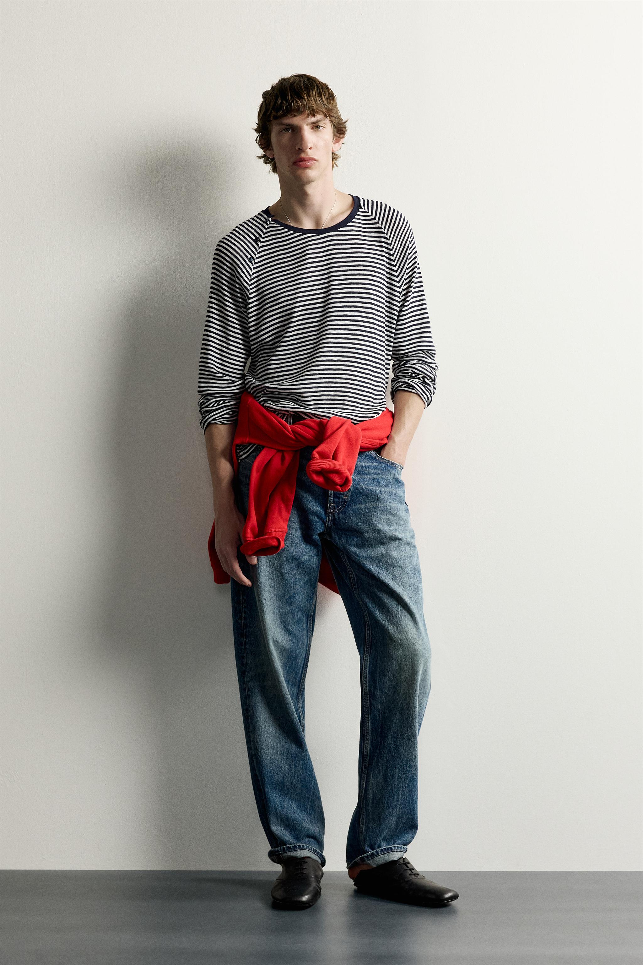 STRIPED BUTTON NECK T-SHIRT