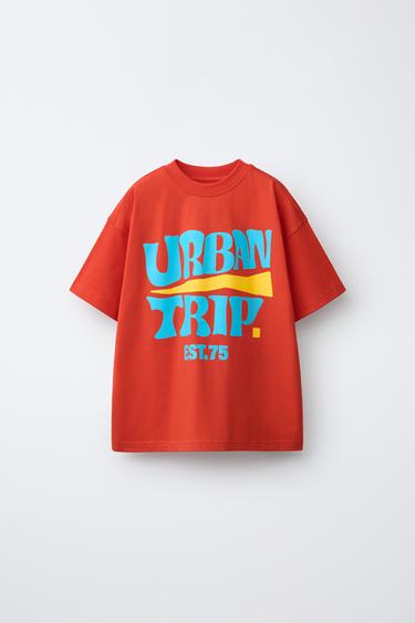 CAMISETA ESTAMPADO TEXTO - Rojo de Zara - Imagen 0