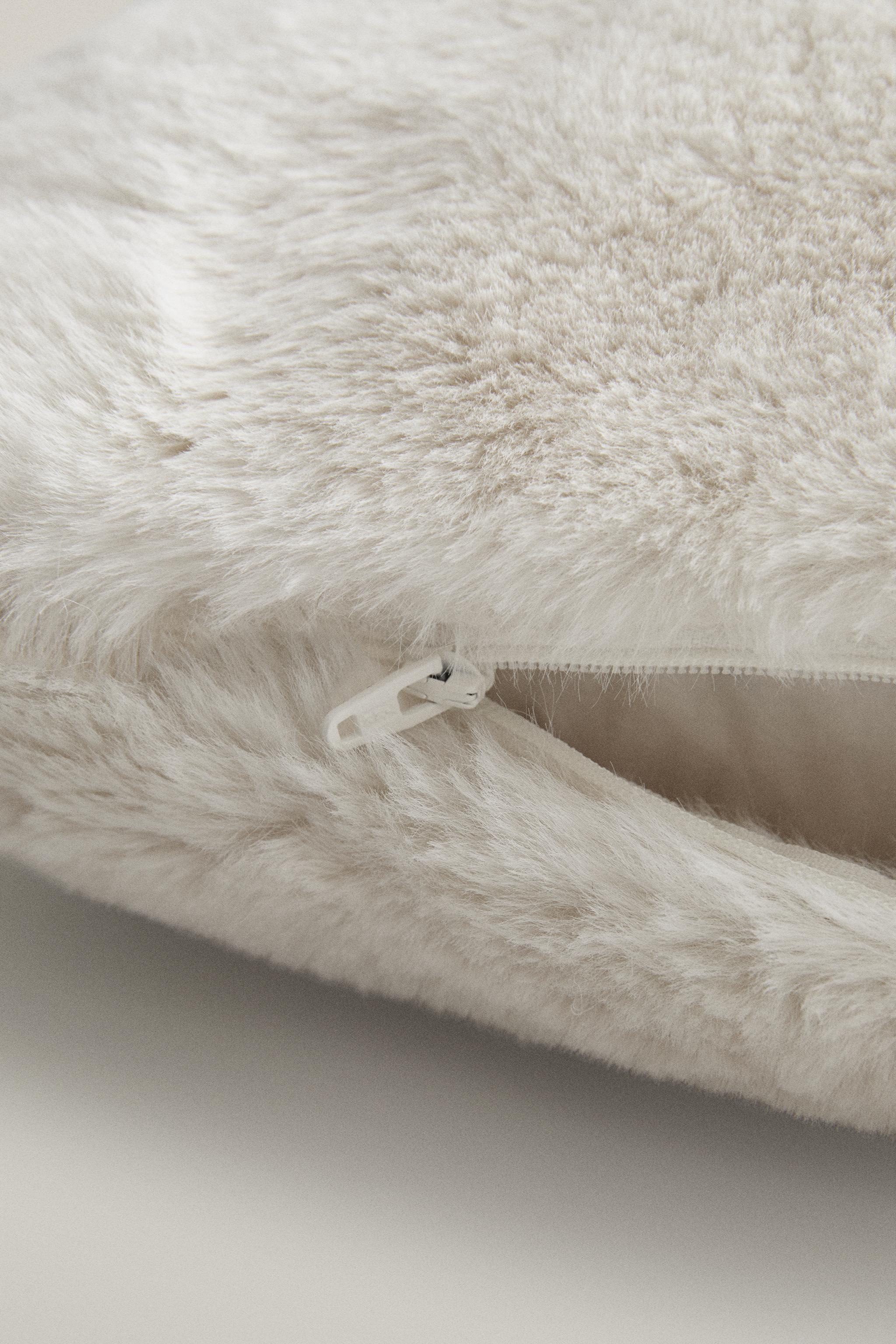HOUSSE DE COUSSIN FOURRURE RASE