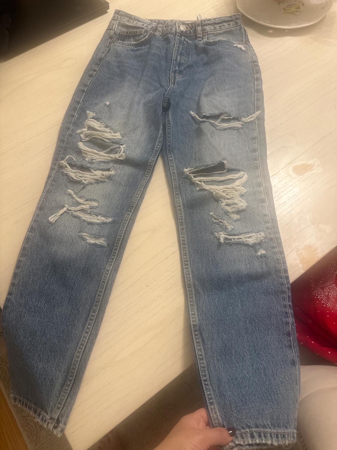 JEANS TRF MOM TIRO ALTO ROTOS