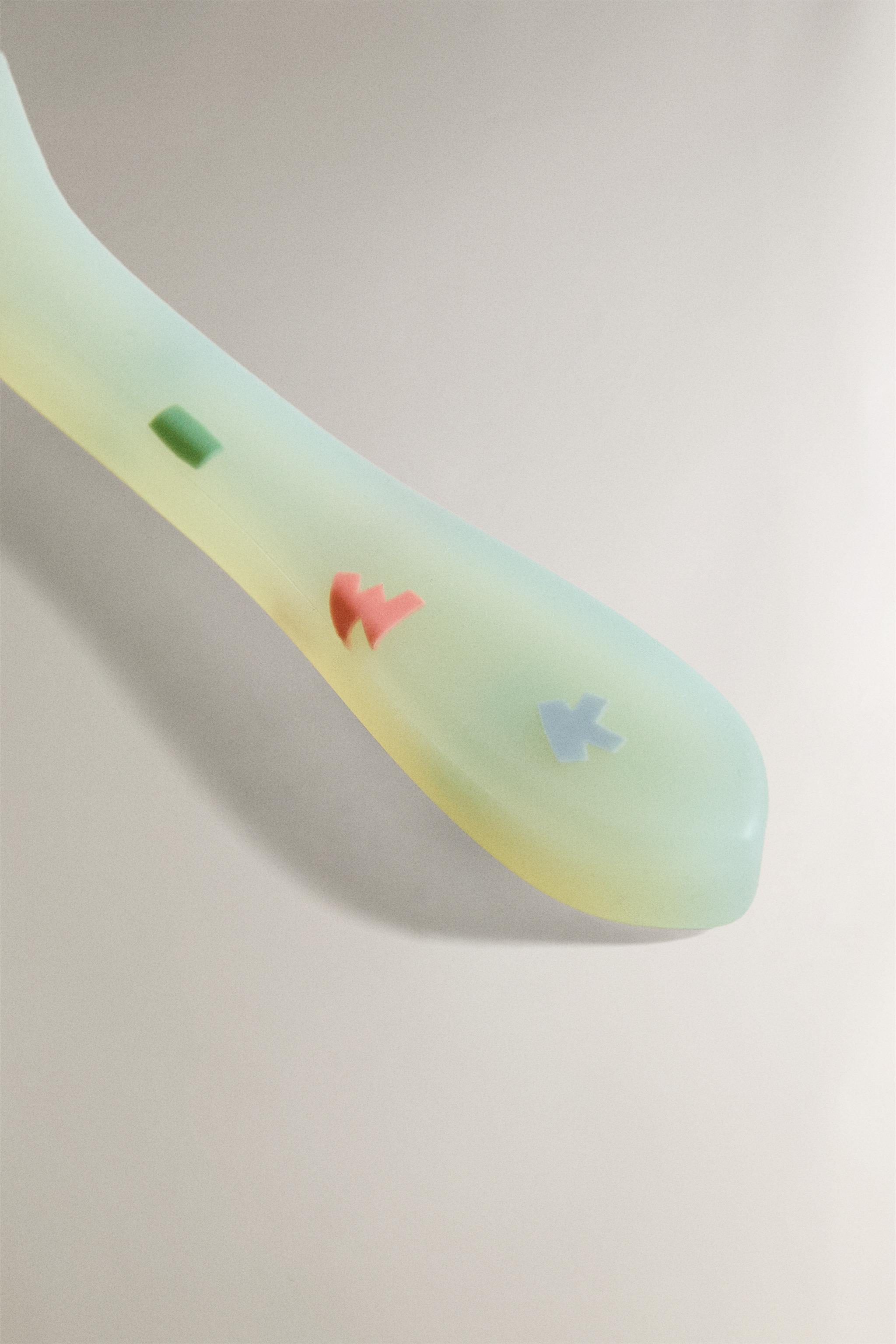 KIDS' SILICONE MICKEY & MINNIE ©DISNEY SPOON