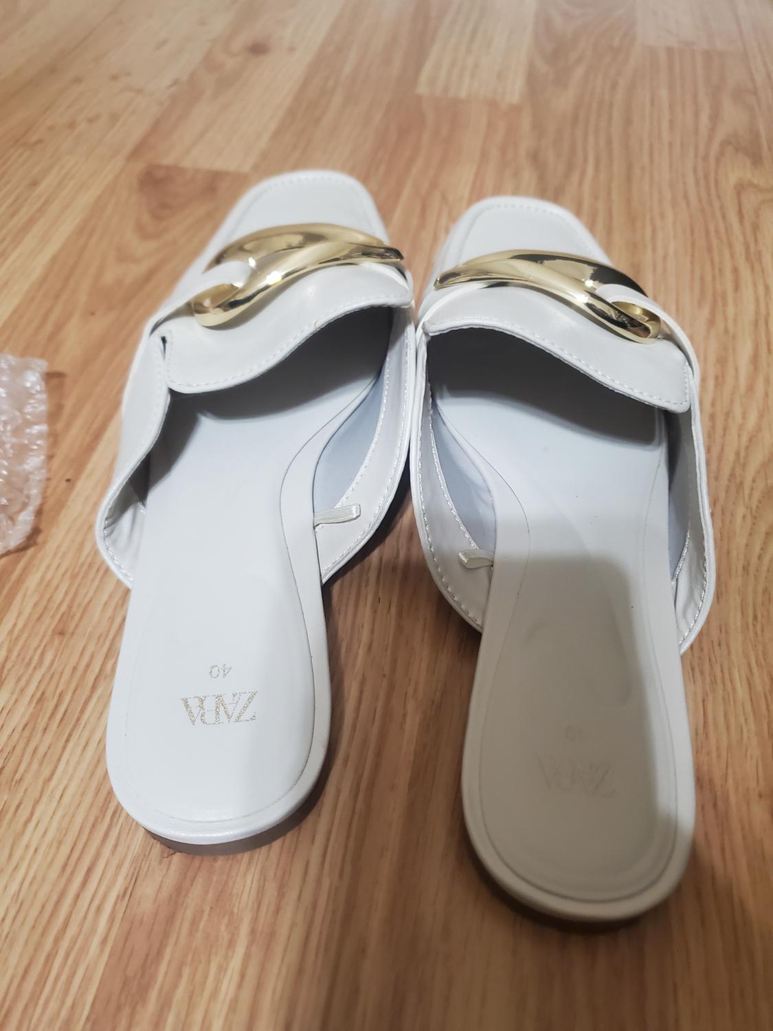 MOCASÍN DESTALONADO ADORNO METÁLICO - Image 2