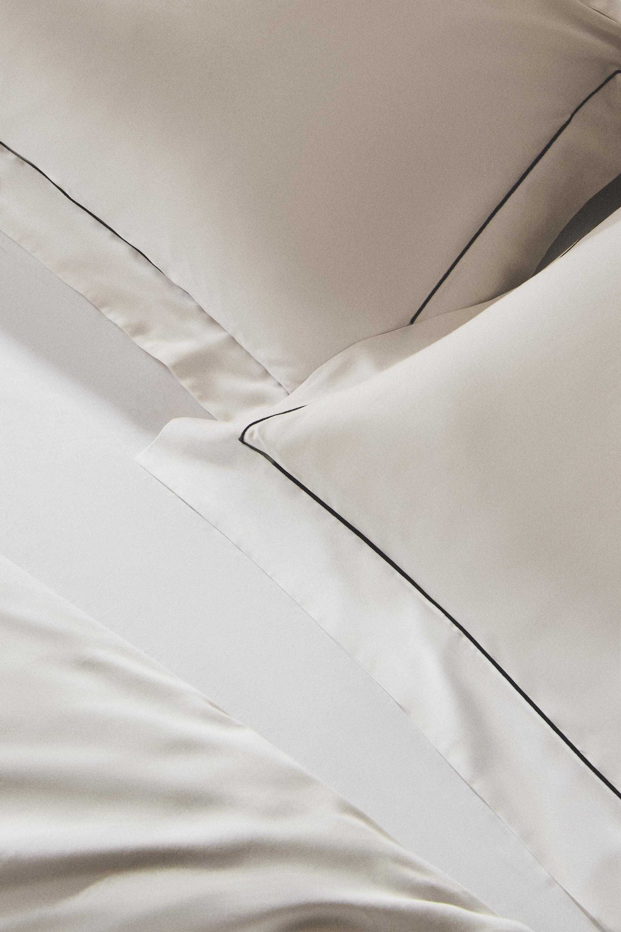 SATEEN PILLOWCASE WITH TRIM