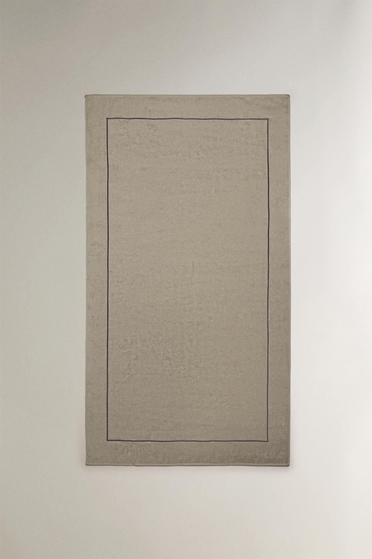 PLAIN BEACH TOWEL WITH BORDER — Gray green