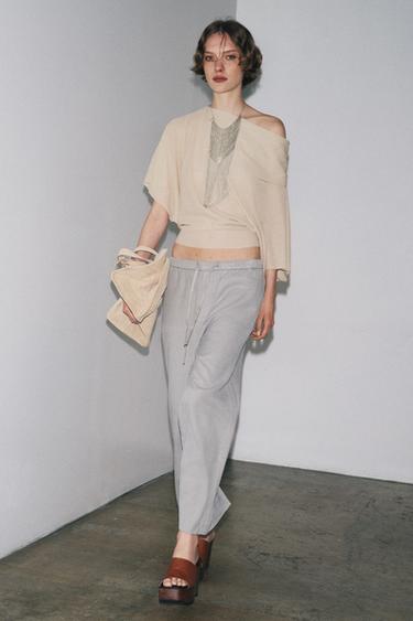 سترة بأكمام قصيرة سادة - رمل by Zara