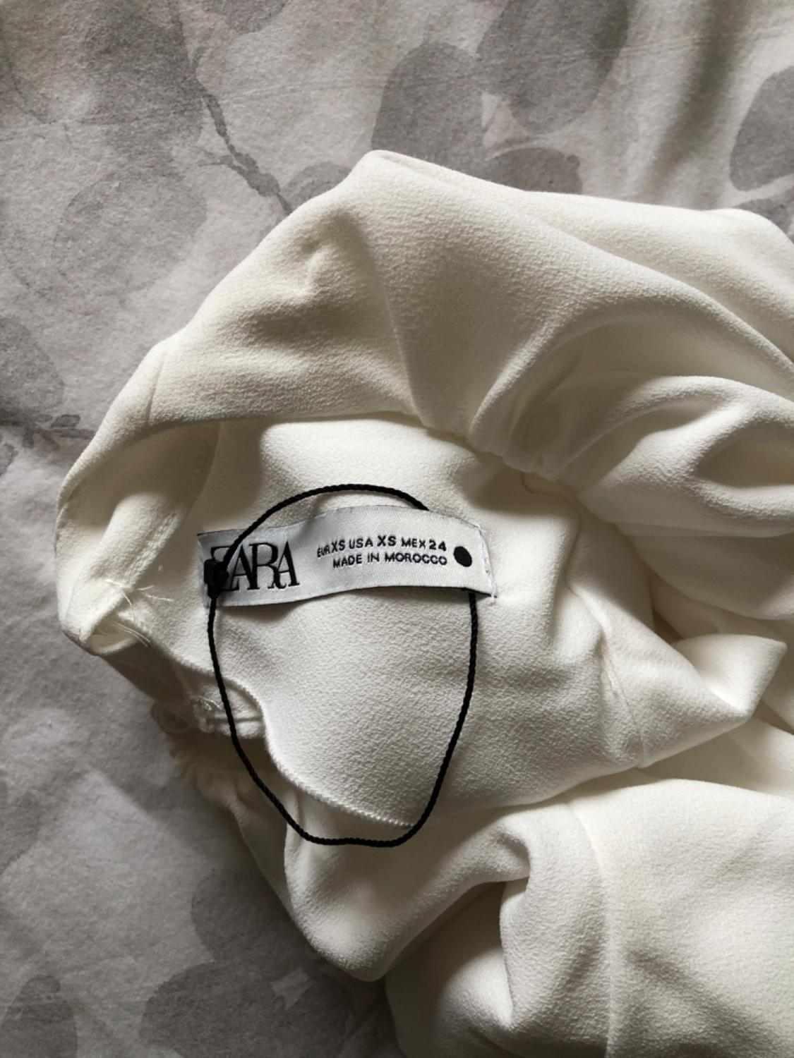 TOP WITH SHOULDER PADS - Image 4