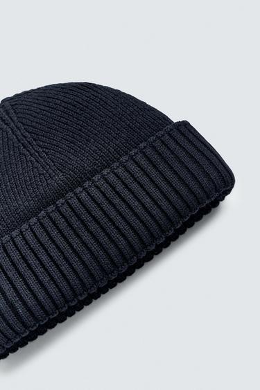 BONNET COURT BASIQUE - Bleu marine de Zara - Image 1