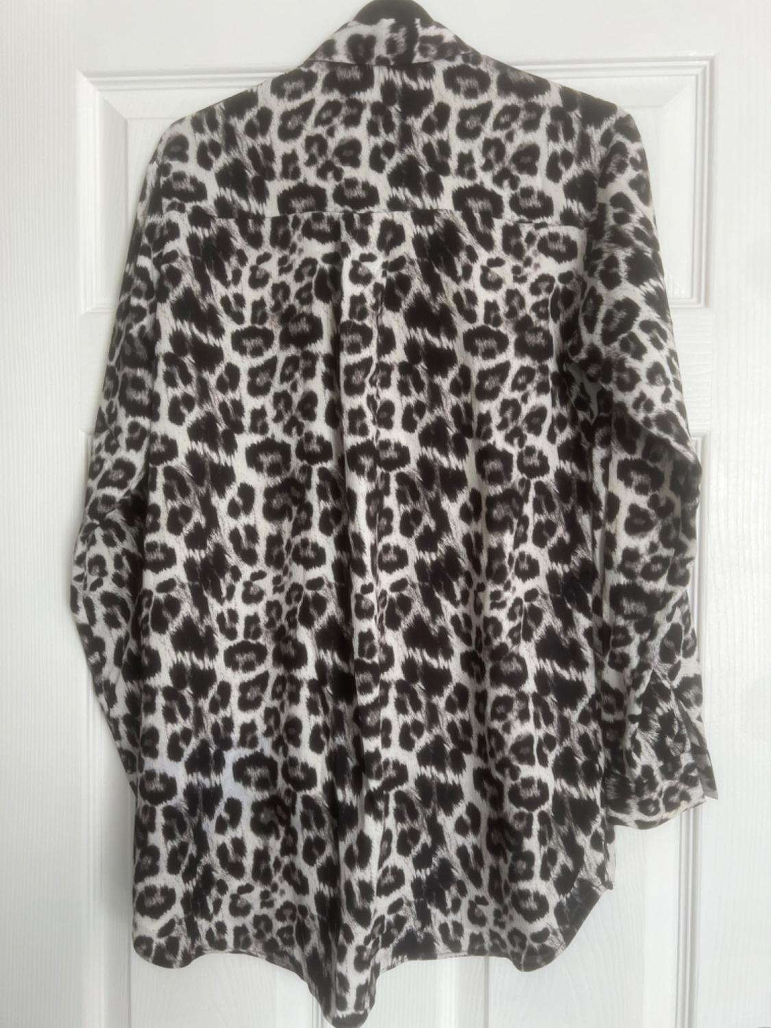 LEOPARD PRINT OVERSIZED BLOUSE - Image 2