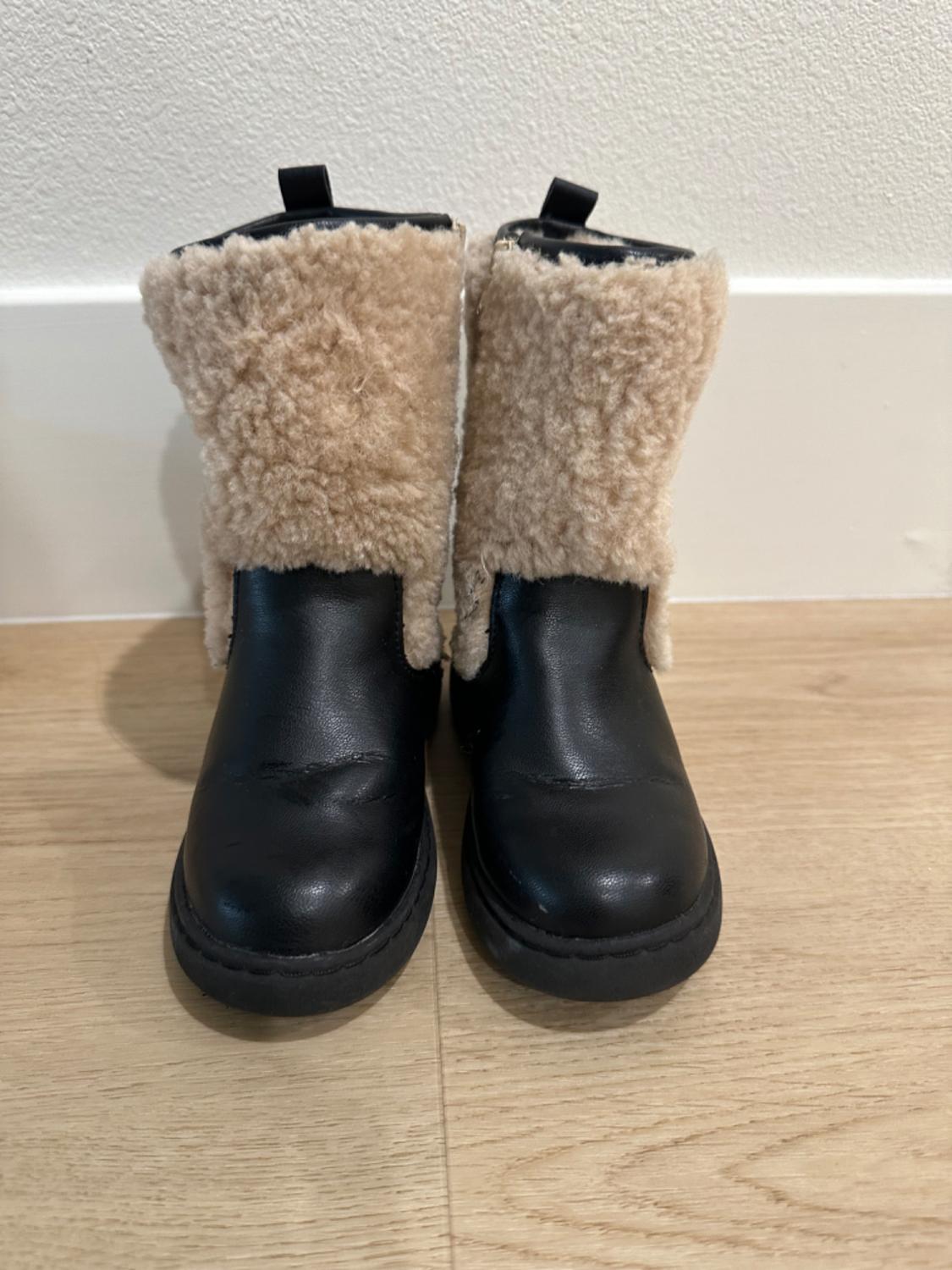 BABY/ BOTA BORREGUILLO