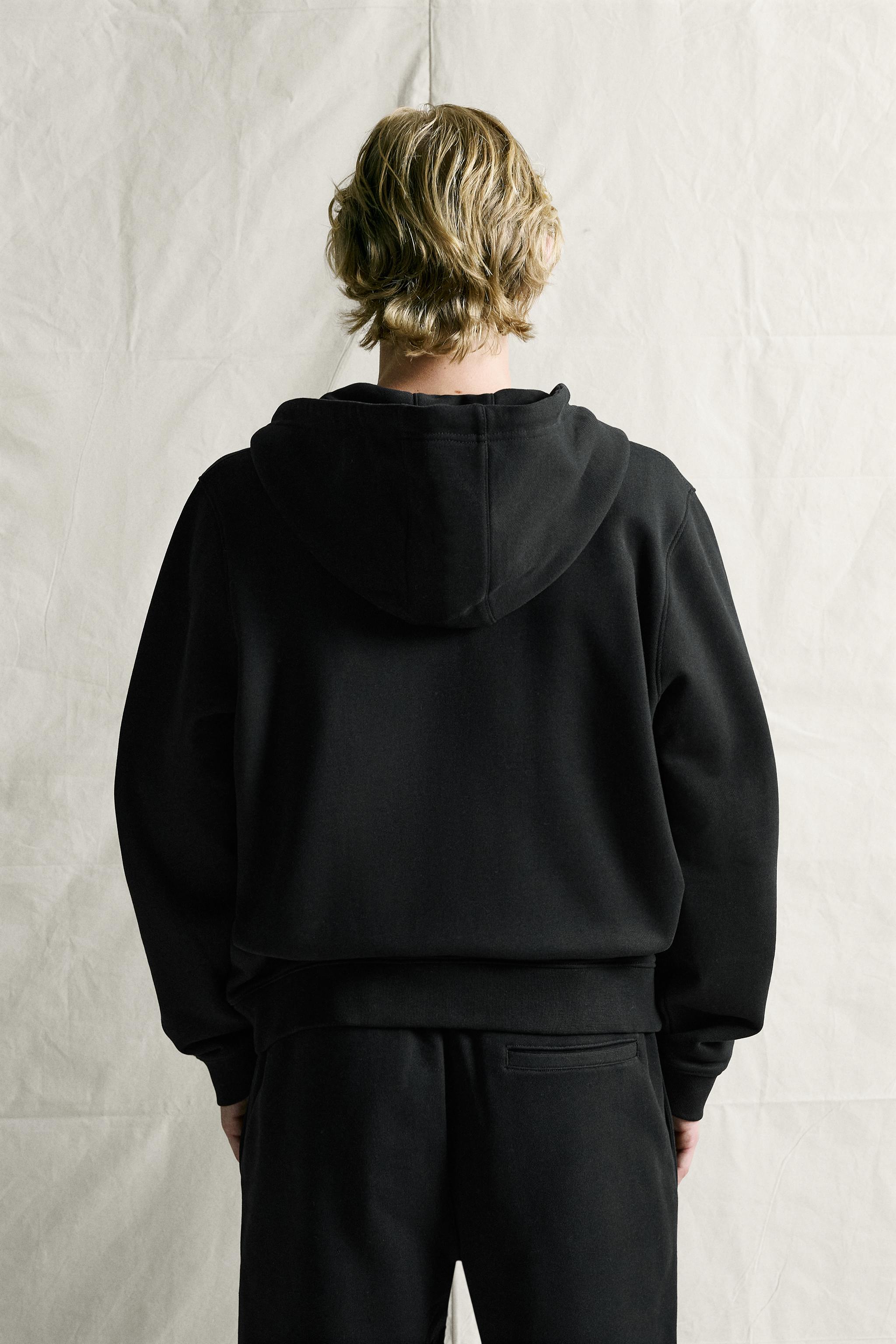 REGULAR FIT HOODED ZIP-UP SWEATSHIRT