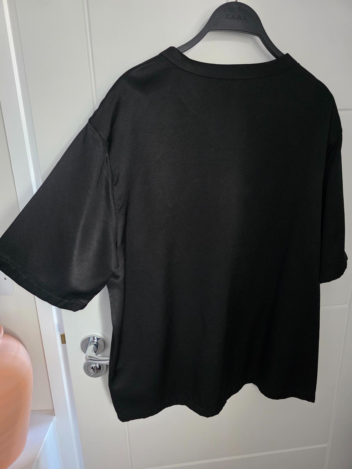 BLACK OVERSIZED DROP SHOULDER SATIN TSHIRT - Image 2