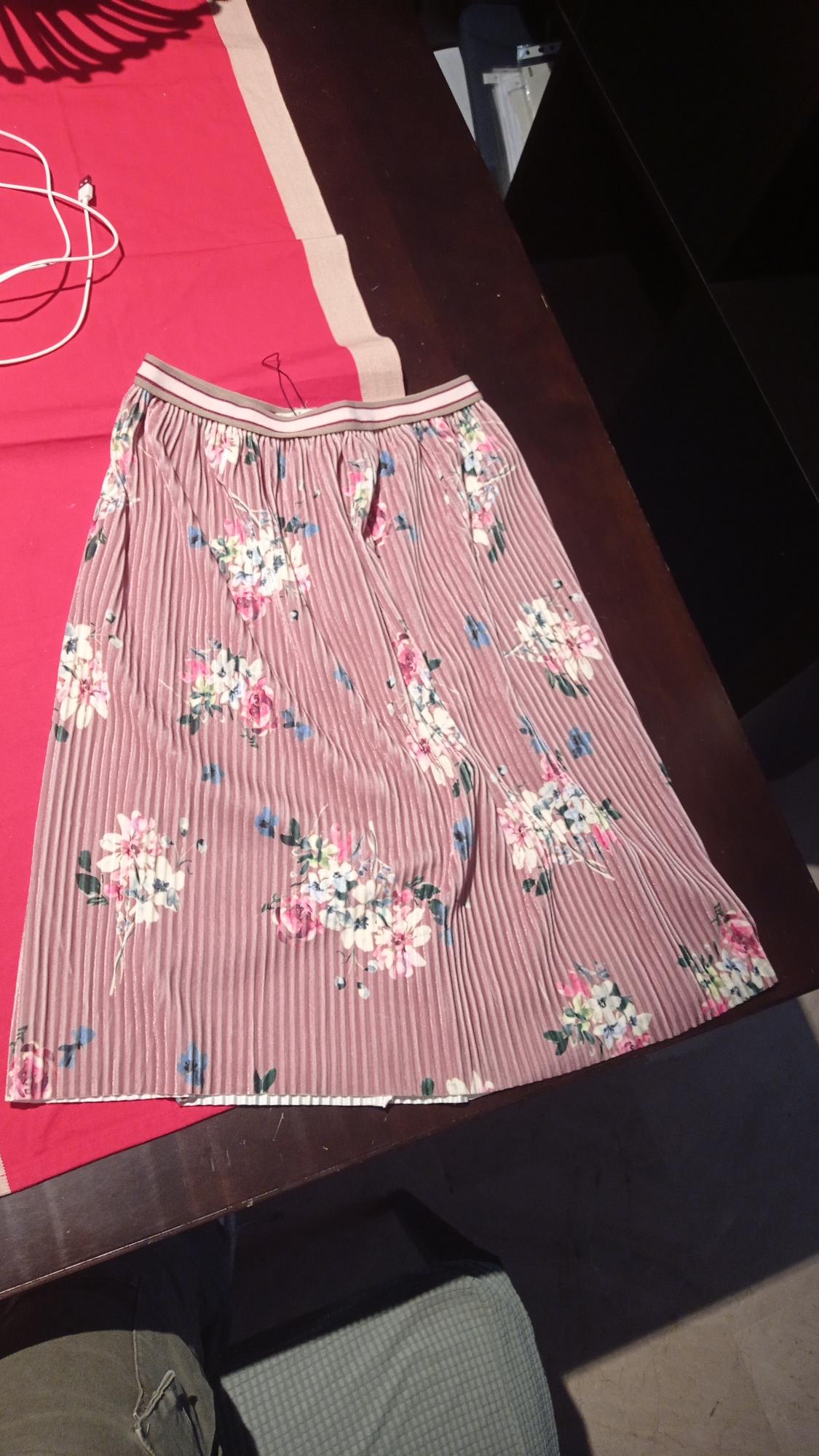 PRINTED PLEATED SKIRT