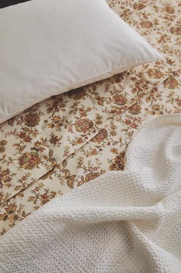 DRAP DE DESSUS SATIN FLEURS - Beige de Zara - Image 4