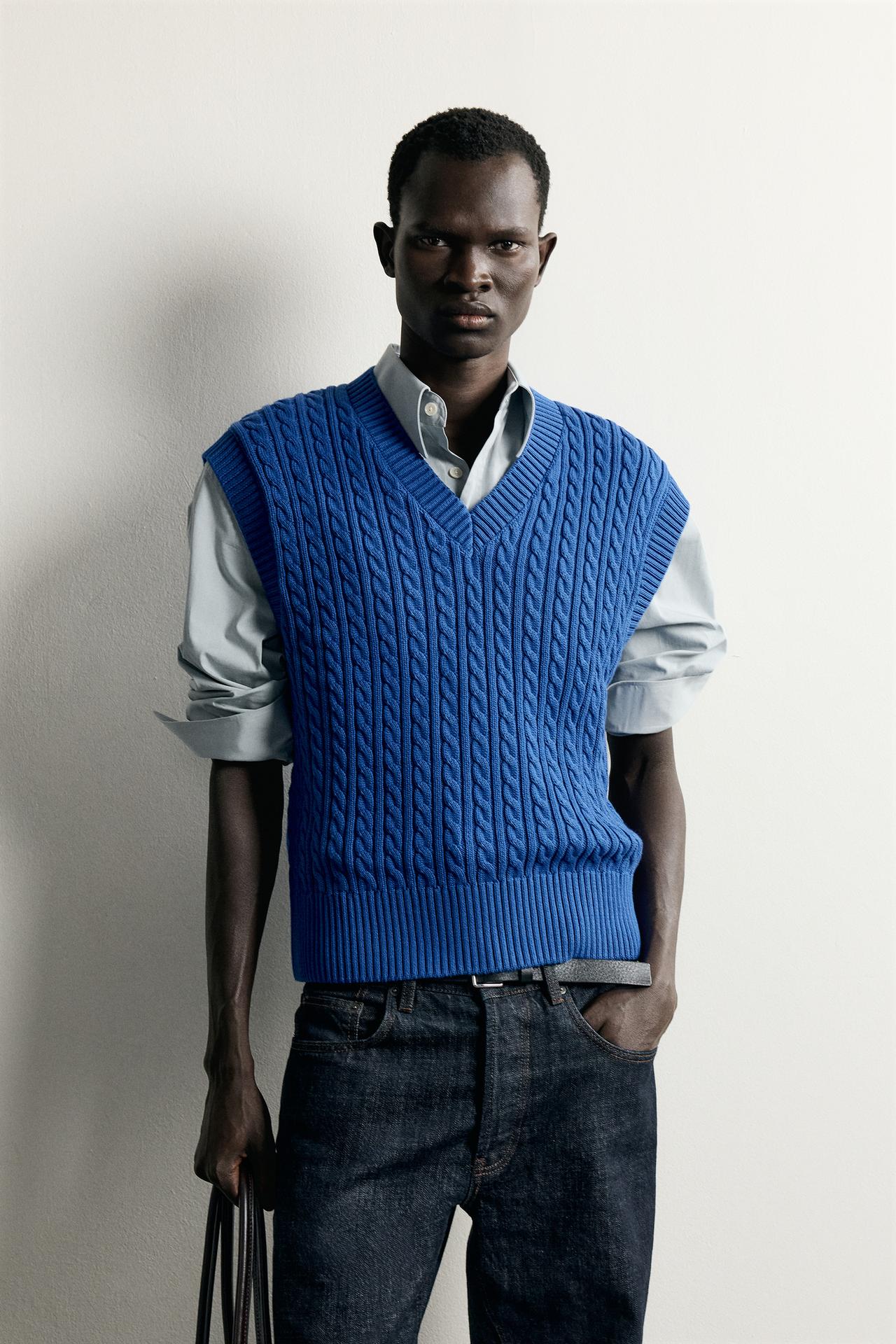 TEXTURED CABLE-KNIT VEST — Blue
