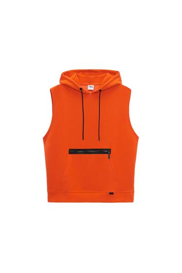 SHORT-SLEEVED T-SHIRT