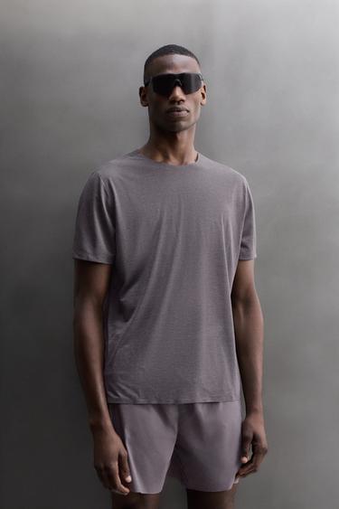 CAMISETA RUNNING ESTRUCTURA LIGERA - Morado Oscuro de Zara