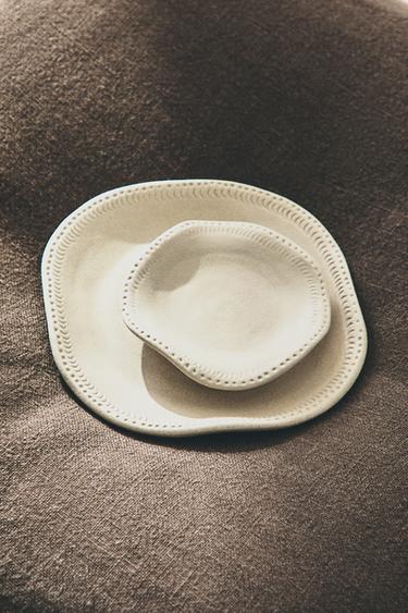 PLATEAU DÉCORATIF IRRÉGULIER - Écru de Zara