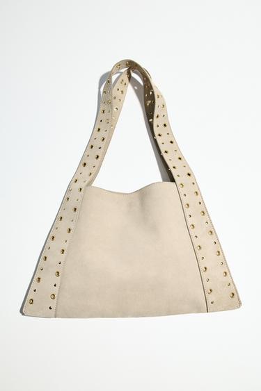 SCHULTERTASCHE MIT NIETEN AUS VELOURSLEDER - SAND/BRAUN von Zara