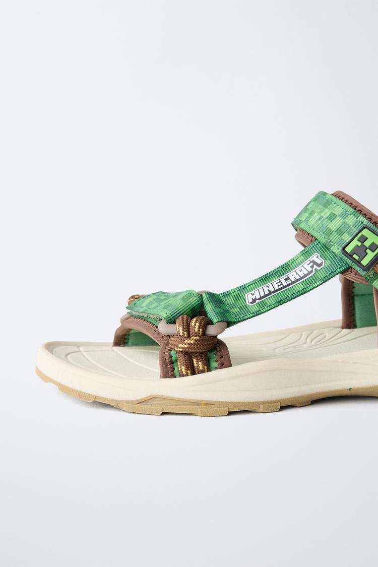 SANDALIAS TÉCNICAS MINECRAFT © MOJANG AB. ™ 7